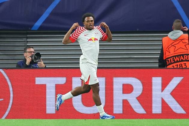 RB Leipzig - Manchester City Champions League Leipzig, 04.10.2023, Red Bull Arena, Fussball, Männer, Saison 2023 2024, UEFA Champions League, Gruppenphase, 2. Spieltag , RB Leipzig - Manchester City , Im Bild: Tor für Leipzig, Torjubel nach dem 1:1, Torschütze Lois Openda (17, RB Leipzig) ,
