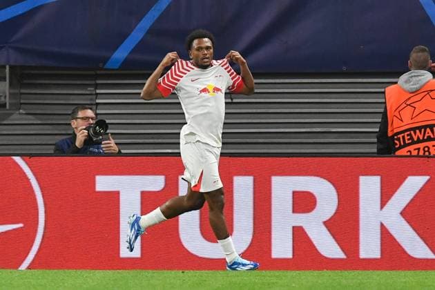 Fussball, Herren, Saison 2023 2024, UEFA Champions League (Gruppe G, 2. Spieltag), RB Leipzig - Manchester City, v. l. Lois Openda (RB Leipzig) Torjubel, jubelt nach dem Tor zum 1:1, 04.10. 2023, Copyright: xSebastianxRäppold MatthiasxKochx