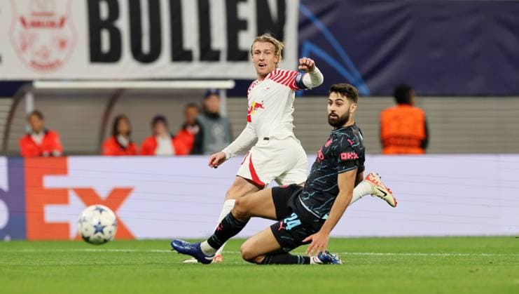 RB Leipzig - Manchester City Champions League Leipzig, 04.10.2023, Red Bull Arena, Champions League, Gruppe G , RB LEIPZIG vs. MANCHESTER CITY FC , Im Bild v.l.: Emil Forsberg (10, RB Leipzig) und Josko Gvardiol (24, Mannchester) ,