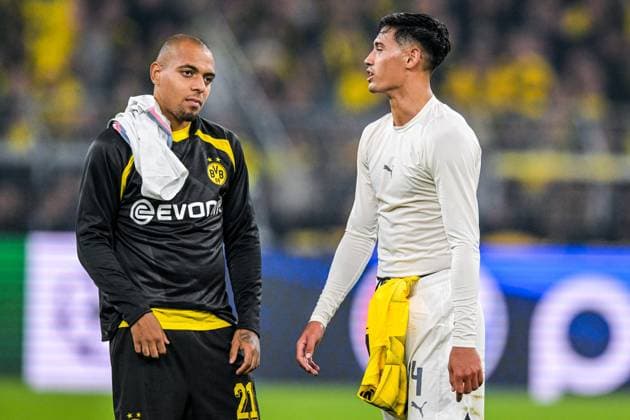 DORTMUND - (l-r) Donyell Malen of Borussia Dortmund, Tijjani Reijders of AC Milan during the UEFA Champions League match between Borussia Dortmund and AC Milan at Signal Iduna Park on October 4, 2023 in Dortmund, Germany. ANP Hollandse Hoogte UEFA Champions League 2023 24 2023 2024 xVIxANPxSportx xGerritxvanxKeulenxIVx 480250214 originalFilename: 480250214.jpg