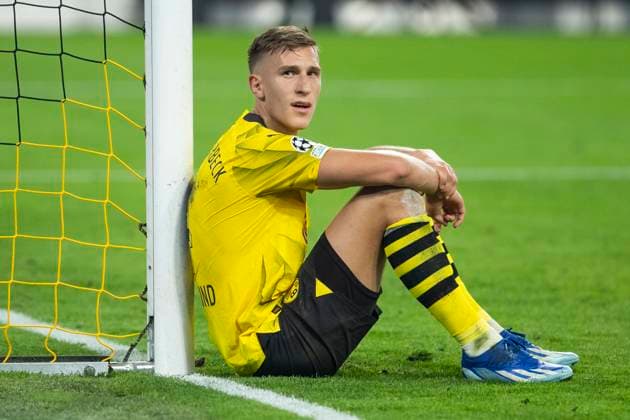 UEFA Champions League, Borussia Dortmund - AC Mailand, 04.10.2023 Nico Schlotterbeck (Borussia Dortmund, 4) nach Abpfiff, UEFA Champions League, Borussia Dortmund - AC Mailand, 2. Gruppenspiel, am 4.10.2023, Signal Iduna Park, Dortmund UEFA regulations prohibit any use of photographs as image sequences and or quasi-video Copyright: xBEAUTIFULxSPORTS Meuselx