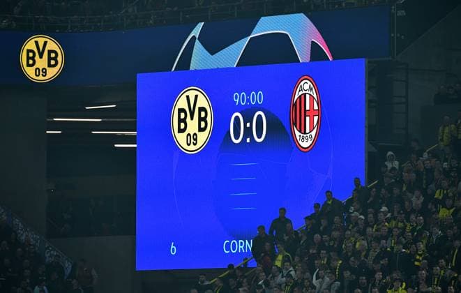 Fussball, Champions League, Deutschland, Herren, Saison 2023 2024, 2. Spieltag, Signal Iduna Park Dortmund: Bor. Dortmund - AC Mailand 0:0; Endergebnis auf der Anzeigetafel. Feature, Symbol, Symbolbild, Einzelbild. UEFA REGULATIONS PROHIBIT ANY USE OF PHOTOGRAPHS AS IMAGE SEQUENCES AND OR QUASI-VIDEO