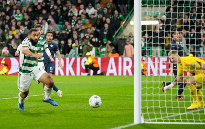 EDITORIAL USE ONLY No use with unauthorised audio, video, data, fixture lists, club league logos or live services. Online in-match use limited to 120 images, no video emulation. No use in betting, games or single club league player publications. Celtic v Lazio, UEFA Champions League, Group E, Football, Celtic Park, Glasgow, UK - 04 Oct 2023 EDITORIAL USE ONLY No use with unauthorised audio, video, data, fixture lists, club league logos or live services. Online in-match use limited to 120 images, no video emulation. No use in betting, games or single club league player publications. Copyright: xStuartxWallace Shutterstockx 14134539am