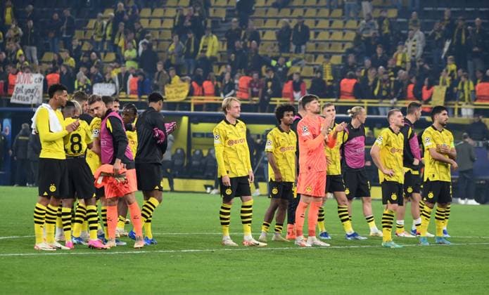 Die BVB Spieler nach dem Spiel 04.10.2023, Fussball Champions League, Saison 2023 2024, Vorrunde, 2. Spieltag, Borussia Dortmund - AC Mailand Dortmund Signal Iduna Park Nordrhein Westfalen Deutschland
