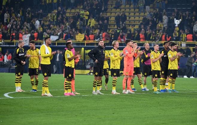 Sport Bilder des Tages Die BVB Spieler nach dem Spiel, mitte Niclas Füllkrug (Borussia Dortmund) 04.10.2023, Fussball Champions League, Saison 2023 2024, Vorrunde, 2. Spieltag, Borussia Dortmund - AC Mailand Dortmund Signal Iduna Park Nordrhein Westfalen Deutschland