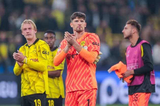 04.10.2023, Fussball, Saison 2023 2024, UEFA Champions League, Gruppenphase, Borussia Dortmund - AC Milan, v. l. Julian Brandt (Borussia Dortmund), Gregor Kobel (Borussia Dortmund), Marcel Lotka (Borussia Dortmund), Dortmund Signal Iduna Park NRW Deutschland xRHR-FOTO DEx Copyright: DennisxEwert RHR-FOTOx RHR-FOTO DE