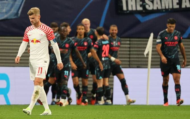 GER, UEFA Champions League, RB Leipzig vs Manchester City 04.10.2023, Leipzig, Red Bull Arena, GER, Saison 2023 2024, UEFA Champions League, Gruppe G, RasenBallsport Leipzig vs Manchester City im Bild Timo Werner (Leipzig) enttaeuscht nach dem Tor zum 1:2 durch Julian Alvarez (Manchester) DFL regulations prohibit any use of photographs as image sequences and or quasi-video