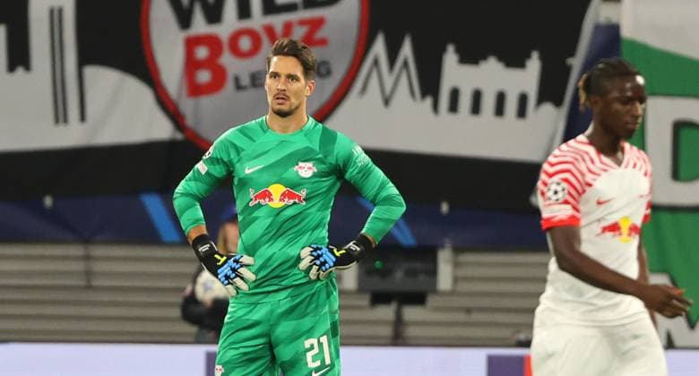 GER, UEFA Champions League, RB Leipzig vs Manchester City 04.10.2023, Leipzig, Red Bull Arena, GER, Saison 2023 2024, UEFA Champions League, Gruppe G, RasenBallsport Leipzig vs Manchester City im Bild Torwart Janis Blaswich (Leipzig) enttaeuscht DFL regulations prohibit any use of photographs as image sequences and or quasi-video