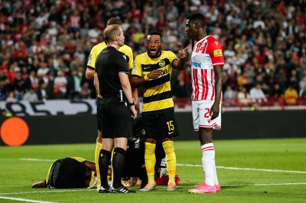 Fußball, CL, Roter Stern Belgrad - BSC Young Boys Bern BELGRADE, SERBIA - OCTOBER 4: Meschack Elia of Young Boys (C) talks to referee William Collum (L) and Nasser Djiga of Crvena zvezda (R) during the UEFA Champions League Group Stage Group G match between FK Crvena zvezda and Young Boys at Stadion Rajko Mitic on October 4, 2023 in Belgrade, Serbia. Belgrade Stadion Rajko Mitic Serbia Copyright: xJustPictures.ch NikolaxKrsticx jp-en-EuSpIm-_G8I9367 20231004
