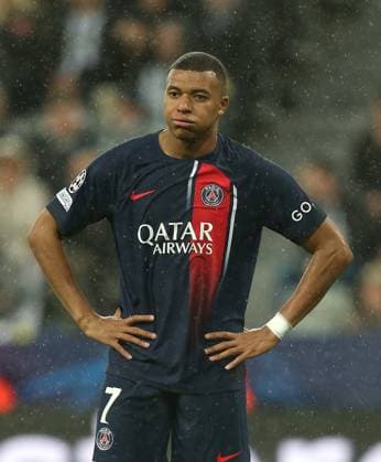. - Newcastle United v Paris Saint-Germain, UEFA Champions League, Group F, St James™s Park Stadium, Newcastle, UK. - 4th October 2023. Kylian Mbappe of Paris Saint-Germain looks disappointed, dejected & frustrated. - Newcastle United v Paris Saint-Germain, UEFA Champions League, Group F, St James™s Park Stadium, Newcastle, UK. - 4th October 2023. Newcastle St James™s Park Stadium UK Copyright: xDanxWeirx CP_Newcastle_United_PSG_16