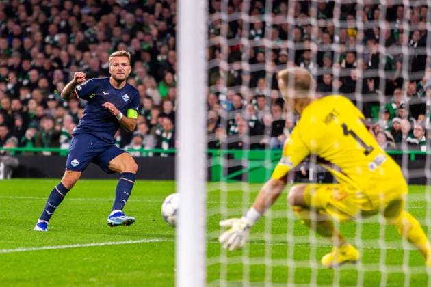 Celtic v SS Lazio Champions League 04 10 2023. Ciro Immobile of SS Lazio test Joe Hart of Celtic FC from close range during the Champions League match between Celtic and SS Lazio at Celtic Park, Glasgow, Scotland on 4 October 2023. Editorial use only , Copyright: xColinxPoultneyx PSI-18177-0066