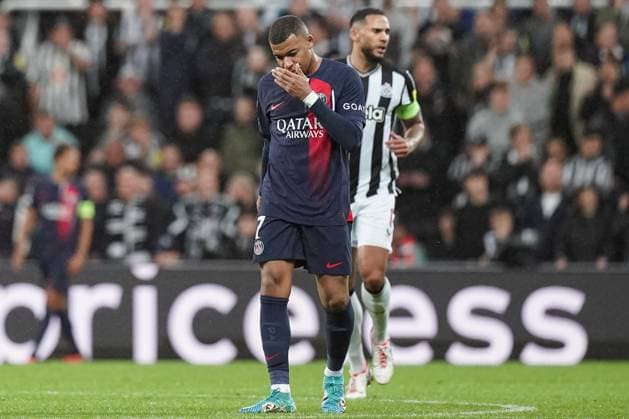 Newcastle United FC v Paris Saint-Germain FC, 04 10 2023 Paris Saint-Germain forward Kylian Mbappe (7) dejected hand on face during the Newcastle United FC v Paris Saint-Germain FC, UEFA Champions League Round 1 match at St.James Park, Newcastle, United Kingdom on 4 October 2023 Editorial Use Only Copyright: xIMAGO EveryxSecondxMediax ESM-0821-0080