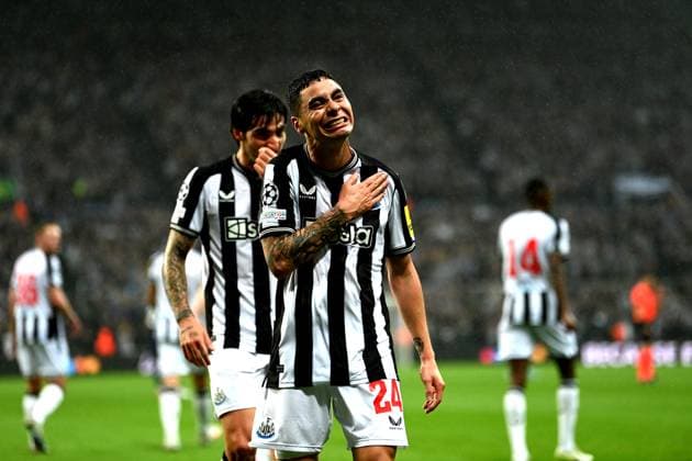 NEWCASTLE UPON TYNE, ENGLAND - OCTOBER 4: Miguel Almiron of Newcastle United celebrating his goal during the UEFA Champions League match between Newcastle United FC and Paris Saint-Germain at St. James Park on October 4, 2023 in Newcastle upon Tyne, England. SPO 