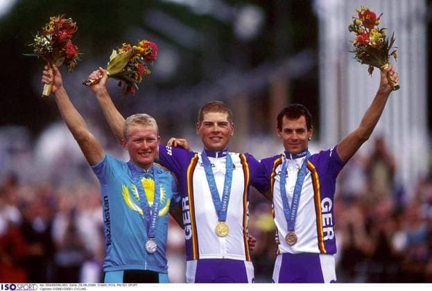 SYDNEY2000 : CYCLING VINOKOU SYDNEY2000 : CYCLING VINOKOUROV ALEXANDER ULLRICH JAN KLOEDEN ANDREAS ISO CYCLING CYCLISME WIELRENNEN JEUX OLYMPIQUES Olympic Games, Olympische Spiele, Olympia, OS OLYMPISCHE SPELEN SYDNEY2000 !IM 336039 CYCLISME WIELRENNEN CYCLING 15019000 SYDNEY AUSTRALIE AUSTRALIA AUSTRALIE  Copyright: xPOOLxPN ISOxSPORTx 37687
