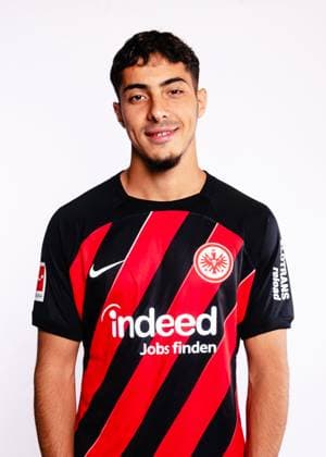 Fares Chaibi (Eintracht Frankfurt), Fussball, GER, 1. BL, Saison 2023 2024, Porträt, Porträttermin, Studio, Shooting, Studioshooting Copyright EintrachtFrankfurt MartinOhnsorge