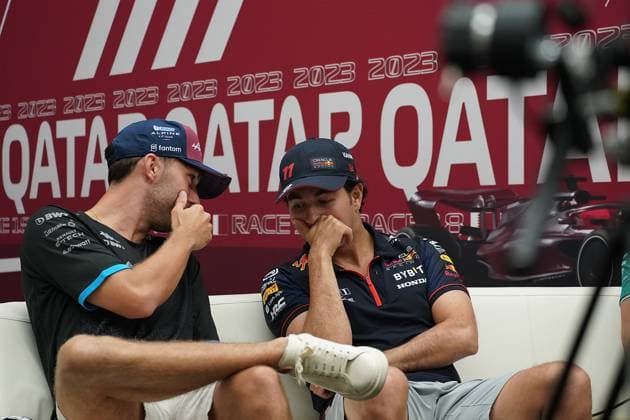05.10.2023, Losail International Circuit, Doha, Formula 1 Qatar Airways Qatar Grand Prix 2023 ,im Bild Pierre Gasly (FRA), BWT Alpine F1 Team, Sergio Perez (MEX), Oracle Red Bull Racing Doha Losail International Circuit Qatar