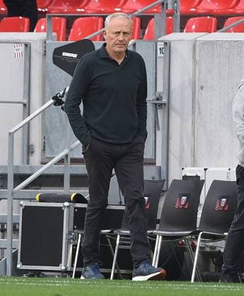 05.10.2023, xhbx, Fussball UEFA Europa League, SC Freiburg - West Ham United emspor, v.l. Trainer Christian Streich (SC Freiburg) (DFL DFB REGULATIONS PROHIBIT ANY USE OF PHOTOGRAPHS as IMAGE SEQUENCES and or QUASI-VIDEO) Freiburg