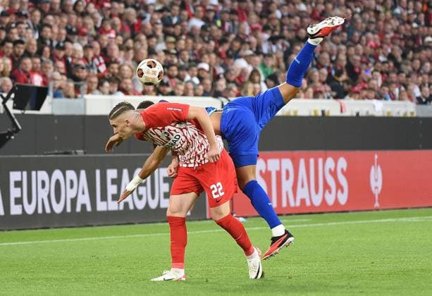 05.10.2023, xhbx, Fussball UEFA Europa League, SC Freiburg - West Ham United emspor, v.l. Roland Sallai (SC Freiburg), Thilo Kehrer (West Ham United) (DFL DFB REGULATIONS PROHIBIT ANY USE OF PHOTOGRAPHS as IMAGE SEQUENCES and or QUASI-VIDEO) Freiburg
