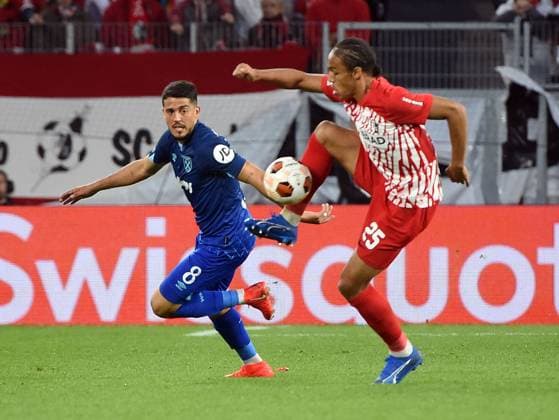 05.10.2023, xhbx, Fussball UEFA Europa League, SC Freiburg - West Ham United emspor, v.l. Pablo Fornals (West Ham United), Kiliann Sildillia (SC Freiburg) (DFL DFB REGULATIONS PROHIBIT ANY USE OF PHOTOGRAPHS as IMAGE SEQUENCES and or QUASI-VIDEO) Freiburg
