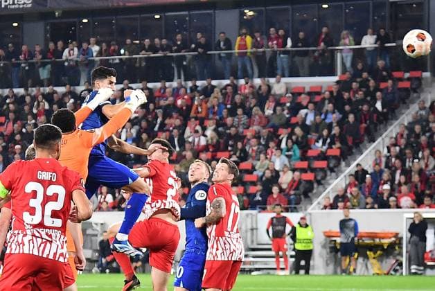 05.10.2023, xhbx, Fussball UEFA Europa League, SC Freiburg - West Ham United emspor, v.l. Goal scored, Tor zum 1:2 Noah Atubolu (SC Freiburg), Nayef Aguerd (West Ham United) (DFL DFB REGULATIONS PROHIBIT ANY USE OF PHOTOGRAPHS as IMAGE SEQUENCES and or QUASI-VIDEO) Freiburg