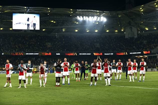 ATHENS - Ajax players are disappointed after the UEFA Europa League match between AEK Athens and Ajax Amsterdam at the OPAP Arena on October 5, 2023 in Athens, Greece. ANP MAURICE VAN STEEN UEFA Europa League 2023 2024 xVIxANPxSportx xxANPxIVx 480324067 originalFilename: 480324067.jpg