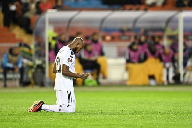 GÖTEBORG 20231005 Qarabags Kevin Medina ber en bön innan avspark under tordagens fotbollsmatch i Europa League mellan BK Häcken och Qarabag FK fran Azerbajdzjan pa Ullevi. Göteborg Sverige x9200x