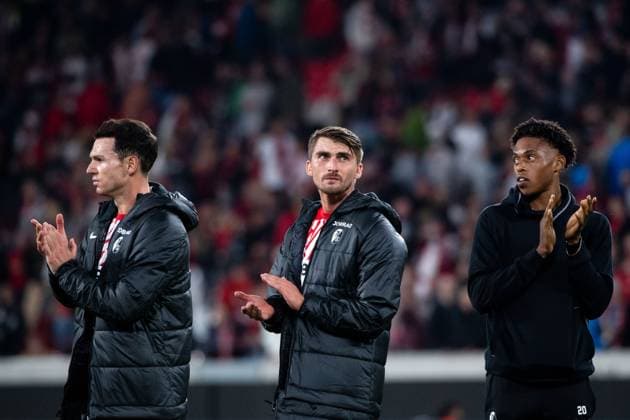 Nicolas Hoefler (SC Freiburg, 27), Maximilian Philipp (SC Freiburg, 26), Junior Adamu (SC Freiburg, 20) ist enttauescht ueber die Niederlage, GER, SC Freiburg (SCF) vs West Ham United (WHU), Fussball UEFA Europa League, Gruppe A, 2. Spieltag, Saison 2023 2024, 05.10.2023 GER, SC Freiburg (SCF) vs West Ham United (WHU), Fussball UEFA Europa League, Gruppe A, 2. Spieltag, Saison 2023 2024, 05.10.2023 Freiburg Copyright: xEibner-Pressefoto Memmlerx EP_MMR