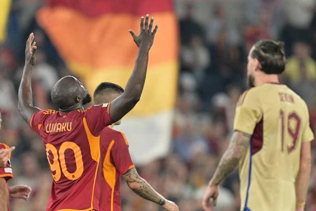 Foto Alfredo Falcone LaPresse 05 Ottobre 2023 - Roma, Italia - calcio - Roma vs Servette - Uefa Europa League 2023-2024 Girone G - Stadio Olimpico. Nella foto: esultanza Romelu Lukaku (AS Roma) Foto Alfredo Falcone LaPresse October 05, 2023 Rome, Italy - sport, soccer - Roma vs Servette - Uefa Europe League 2023-2024 Group G - Olimpic Stadium. In the pic: Romelu Lukaku (AS Roma) celebrates  Copyright: xAlfredoxFalcone LaPressex