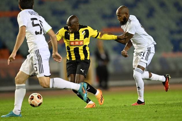 Häcken s Edward Chilufya against QarabaÄü s Badavi Hüseynov and Kevin Medina during Thursday s Europa League football match between BK Häcken and QarabaÄü FK at Ullevi in Gothenburg, Sweden. October 5, 2023. Göteborg Sweden x9200x