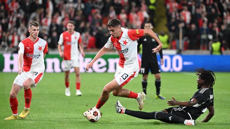 From left soccer player of Slavia Praha Mojmir Chytil and Munashe Garananga of Tiraspol in action during the Football Europe League 2nd round match, group G match Slavia Praha vs Sheriff Tiraspol in Prague, Czech Republic, October 5, 2023. (CTKxPhoto MichalxKamaryt) CTKPhotoP2023100509569  CTKPhotoP2023100509569
