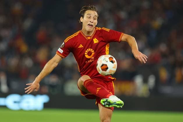 Rome, Italy 05.10.2023: Edoardo Bove of Roma in action during the UEFA Europa League 2023-2024, group G, football match between AS Roma vs Servette FC at Olympic Stadium in Rome.  Copyright: xMarcoxIacobucci IPAxSportx xipa-x xx IPA_40798174 IPA_IPA40798174