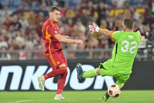 Foto Alfredo Falcone LaPresse 05 Ottobre 2023 - Roma, Italia - calcio - Roma vs Servette - Uefa Europa League 2023-2024 Girone G - Stadio Olimpico. Nella foto: gol Andrea Belotti (11 AS Roma) Foto Alfredo Falcone LaPresse October 05, 2023 Rome, Italy - sport, soccer - Roma vs Servette - Uefa Europe League 2023-2024 Group G - Olimpic Stadium. In the pic: gol Andrea Belotti (11 AS Roma)  Copyright: xAlfredoxFalcone LaPressex