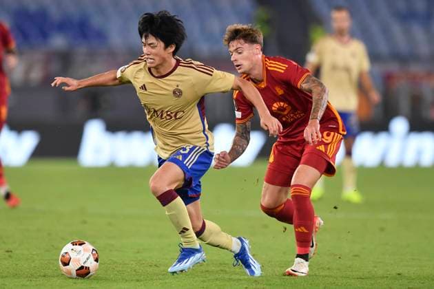 Keigo Tsunemoto of Servette FC and Nicola Zalewski of AS Roma during the Europa League Group G football match between AS Roma and Servette FC at Olimpico stadium in Rome (Italy), October 5th, 2023. AntoniettaxBaldassarre