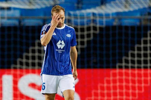 UEFA Europa League i fotball 2023: Molde - Bayer Leverkusen (1-2) Molde 20231005. Moldes Martin Ellingsen fortviler etter 0-1 under Europa League kampen i fotball mellom Molde og Bayer Leverkusen pa Aker Stadion. Foto: Svein Ove Ekornesvag NTB Molde Norge EDITORIAL USE ONLY. RESTRICTED USE FOR BETTING COMPANIES Ref:_SPOPaRXZJGnGZA.jpg  Copyright: xSveinxOvexEkornesvagx xNTBx