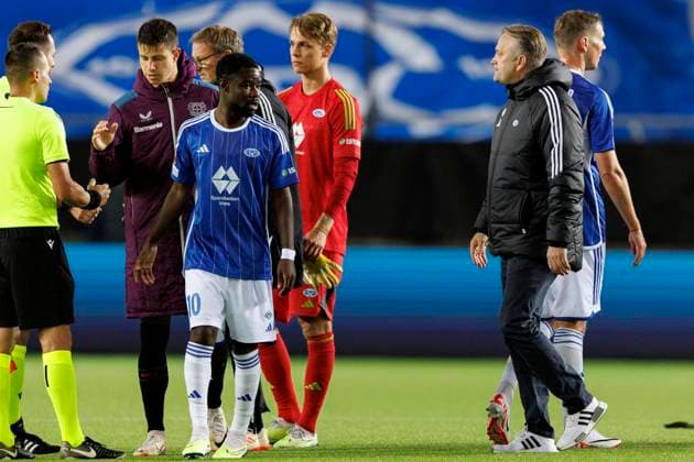 UEFA Europa League i fotball 2023: Molde - Bayer Leverkusen (1-2) Molde 20231005. Moldes trener Erling Moe og Eric Kitolano etter Europa League kampen i fotball mellom Molde og Bayer Leverkusen pa Aker Stadion. Foto: Svein Ove Ekornesvag NTB Molde Norge EDITORIAL USE ONLY. RESTRICTED USE FOR BETTING COMPANIES Ref:_SPO1NmmNWqDQ4g.jpg  Copyright: xSveinxOvexEkornesvagx xNTBx