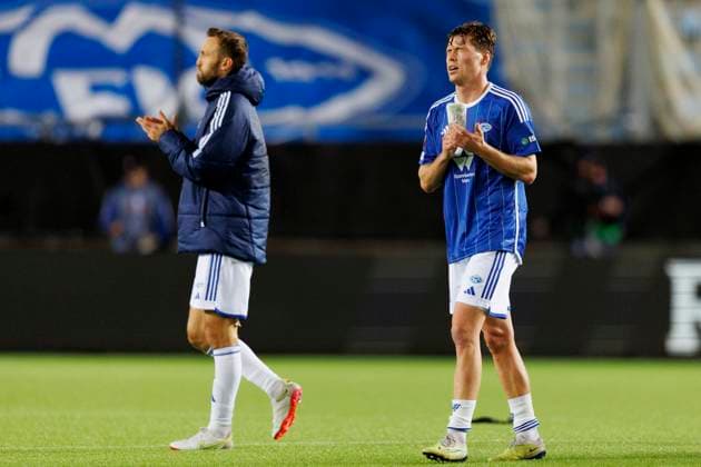 UEFA Europa League i fotball 2023: Molde - Bayer Leverkusen (1-2) Molde 20231005. Moldes Emil Breivik etter Europa League kampen i fotball mellom Molde og Bayer Leverkusen pa Aker Stadion. Magnus Wolff Eikrem i bakgrunnen. Foto: Svein Ove Ekornesvag NTB Molde Norge EDITORIAL USE ONLY. RESTRICTED USE FOR BETTING COMPANIES Ref:_SPOVX0IDZMgy_U.jpg  Copyright: xSveinxOvexEkornesvagx xNTBx