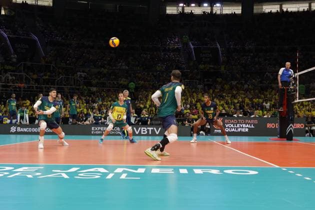 Pré Olímpico de Vôlei Brasil x Cuba RIO DE JANEIRO, RJ - 06.10.2023: PRÉ OLÍMPICO DE VÔLEI BRASIL X CUBA - The Brazilian men& 39;s volleyball team returns to the Maracanãzinho court, in Rio de Janeiro, this Friday morning (6) to face the Cuban team, in a game valid for Group A of the Pre-Olympic Volleyball Tournament. It is worth remembering that only the top two in each group guarantee qualification for the Paris 2024 Olympic Games, Olympische Spiele, Olympia, OS (Photo: Lorando Labbe Fotoarena) x2444094x  LorandoxLabbe