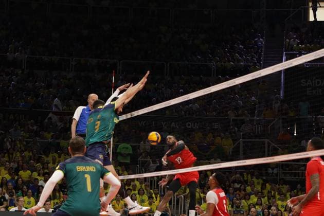 Pré Olímpico de Vôlei Brasil x Cuba RIO DE JANEIRO, RJ - 06.10.2023: PRÉ OLÍMPICO DE VÔLEI BRASIL X CUBA - The Brazilian men& 39;s volleyball team returns to the Maracanãzinho court, in Rio de Janeiro, this Friday morning (6) to face the Cuban team, in a game valid for Group A of the Pre-Olympic Volleyball Tournament. It is worth remembering that only the top two in each group guarantee qualification for the Paris 2024 Olympic Games, Olympische Spiele, Olympia, OS (Photo: Lorando Labbe Fotoarena) x2444095x  LorandoxLabbe