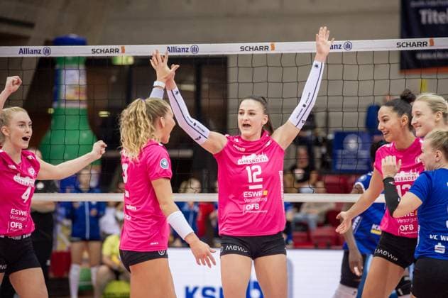 Nina Herelova (VC Wiesbaden, 12), Jubel, Siegerpose Allianz MTV Stuttgart - VC Wiesbaden, Volleyball, Bundesliga, Frauen, VBL, Saison 2023 24, Spiel 1, 06.10.2023, Stuttgart (SCHARRena), DEU Allianz MTV Stuttgart - VC Wiesbaden, Sport, Volleyball, Bundesliga, Frauen, VBL, Saison 2023 24, Spiel 1, 06.10.2023, Stuttgart (SCHARRena), DEU Stuttgart Copyright: xSandyxDinkelackerx EP_SDR