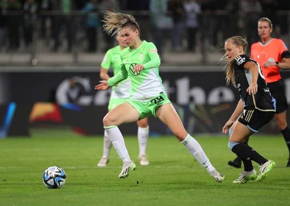 VfL vs. Nürnberg, BL Frauen Wolfsburg, 06.10.2023, FUßBALL - VfL Wolfsburg vs. 1. FC Nürnberg, Google Pixel Frauen-Bundesliga, Saison 2023 24. Jule Brand (VfL Wolfsburg) Wolfsburg