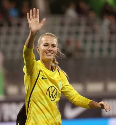 Merle Frohms (VfL Wolfsburg) Fussball, Frauen, Saison 2023 2024, 1.Liga, Google Pixel Frauen-Bundesliga, VfL Wolfsburg gegen 1.FC Nuernberg, 1-0 DFL REGULATIONS PROHIBIT ANY USE OF PHOTOGRAPHS AS IMAGE SEQUENCES AND OR QUASI-VIDEO.