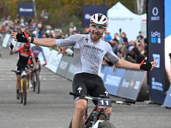 Sport Themen der Woche KW40 Sport Bilder des Tages October 6, 2023, BEAUPRE, PQ, Canada: Victor Koretzky of France celebrates as he crosses the finish in the mountain bike Cross-country Short Track event at the UCI World Cup, Friday, October 6, 2023 in Beaupre, Que. Victor Koretzky  - ZUMAc35_ 20231006_zaf_c35_066 Copyright: xJacquesxBoissinotx