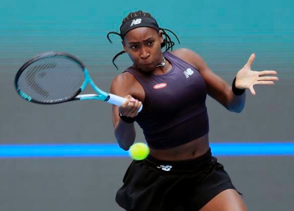 (231007) -- BEIJING, Oct. 7, 2023 -- Coco Gauff hits a return during the women s singles semifinal between Iga Swiatek of Poland and Coco Gauff of the United States at China Open tennis tournament in Beijing, capital of China, Oct. 7, 2023. ) (SP)CHINA-BEIJING-TENNIS-CHINA OPEN-WOMEN S SINGLES-SEMIFINAL (CN) LuoxYuan 