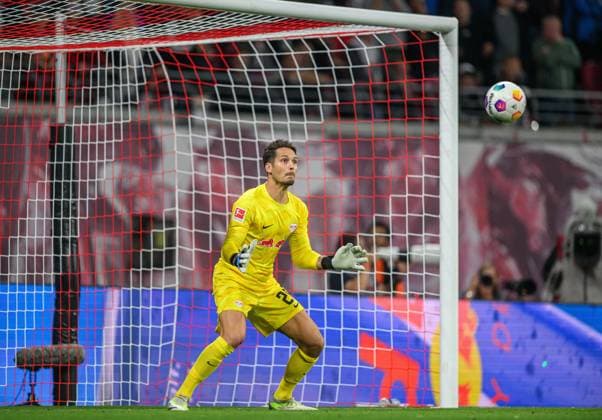 Leipzigs Torwart Torhueter Janis Blaswich. Fussball 1. Bundesliga, 6. Spieltag: RB Leipzig - FC Bayern Muenchen 2-2. 30. September 2023: Leipzig, Red Bull Arena. RB Leipzig - FC Bayern Muenchen 2-2