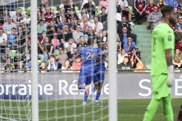 Fußball, FC Metz - OGC Nizza Joie des joueurs de l equipe Nice apres le but deLOTOMBA JORDAN 23 FOOTBALL : Metz vs Nice - Ligue 1 - 07 10 2023 ElyxandroCegarra Panoramic 