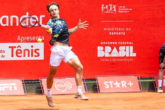 ATP, Tennis Herren Challenger Campinas CAMPINAS, SP - 07.10.2023: ATP CHALLENGER CAMPINAS - CAMILO UGO CARABELLI (ARG) in semi-final at the ATP Challenger Campinas (International Tennis Tournament) held at Sociedade Hípica de Campinas, in the city of Campinas-SP between 2 and 8 10, this Saturday (7). (Photo: Fabio Leoni Fotoarena) x2444729x  FabioxLeoni