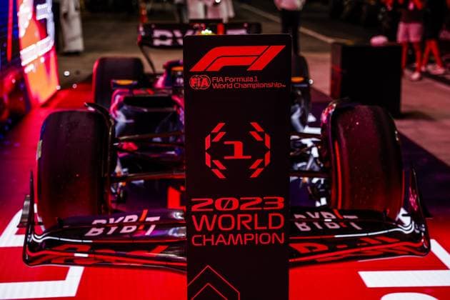 VERSTAPPEN Max (ned), Red Bull Racing RB19, 3-time World Champion celebration during the 2023 Formula 1 Qatar Grand Prix, 17th round of the 2023 Formula One World Championship, WM, Weltmeisterschaft from October 6 to 8, 2023 on the Lusail International Circuit, in Doha, Qatar - F1 - QATAR GRAND PRIX 2023 DPPI Panoramic  _R5_7758