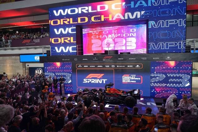 07.10.2023, Losail International Circuit, Doha, Formula 1 Qatar Airways Qatar Grand Prix 2023 ,im Bild Max Verstappen (NLD), Oracle Red Bull Racing wird zum dritten Mal Formel 1 Weltmeister. Doha Losail International Circuit Qatar