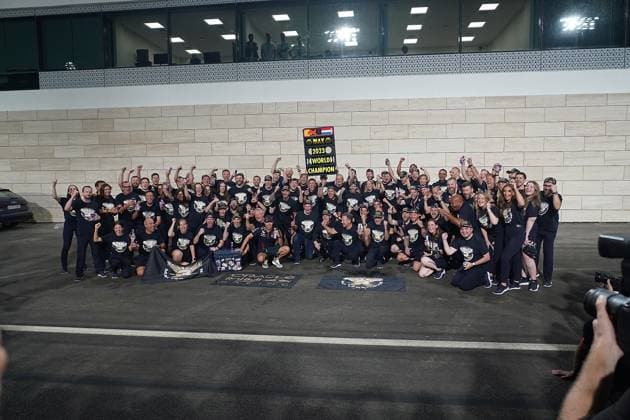 07.10.2023, Losail International Circuit, Doha, Formula 1 Qatar Airways Qatar Grand Prix 2023 ,im Bild Das Red Bull Team feiert mit Max Verstappen aus den Niederlanden vom Team Oracle Red Bull den dritten Weltmeistertitel. Doha Losail International Circuit Qatar