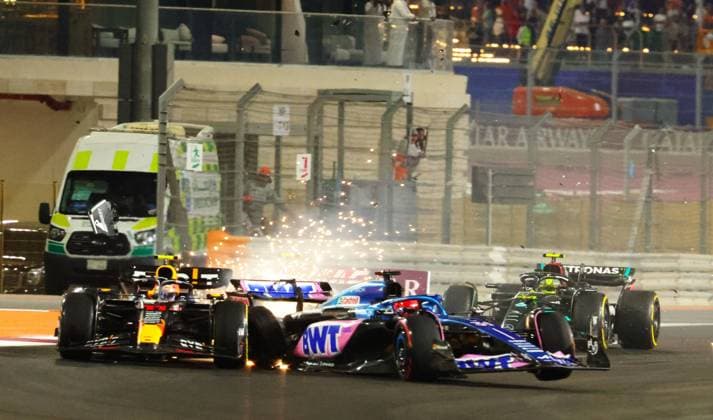 Crash between 11 Sergio Perez (MEX, Oracle Red Bull Racing), 27 Nico Hulkenberg (DEU, MoneyGram Haas F1 Team) and 31 Esteban Ocon (FRA, BWT Alpine F1 Team), F1 Grand Prix of Qatar at Lusail International Circuit on October 7, 2023 in Doha, Qatar. (Photo by HOCH ZWEI) Doha Qatar